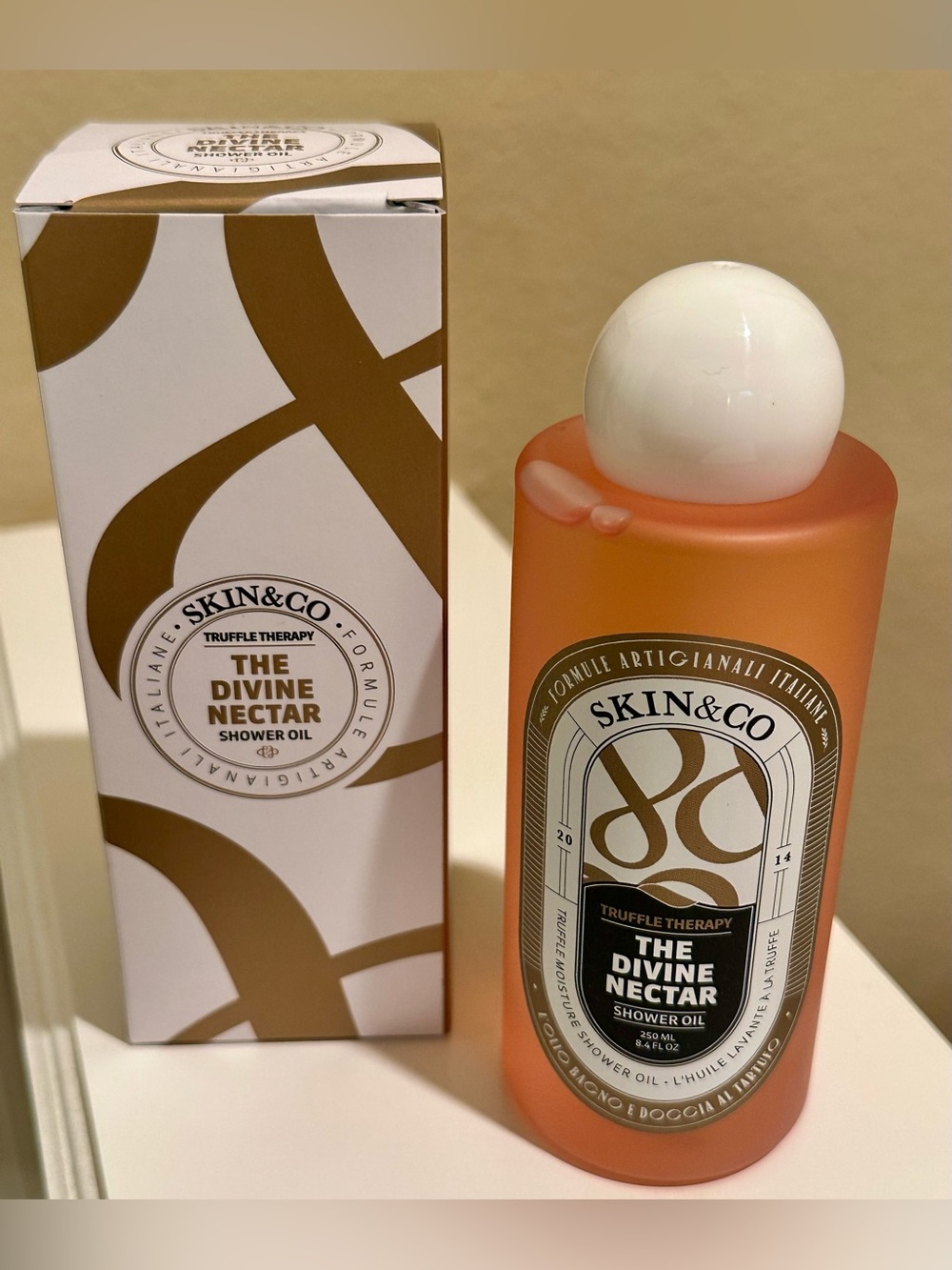 Skin&Co The Divine Nectar Truffle Therapy Shower Oil — New in Box